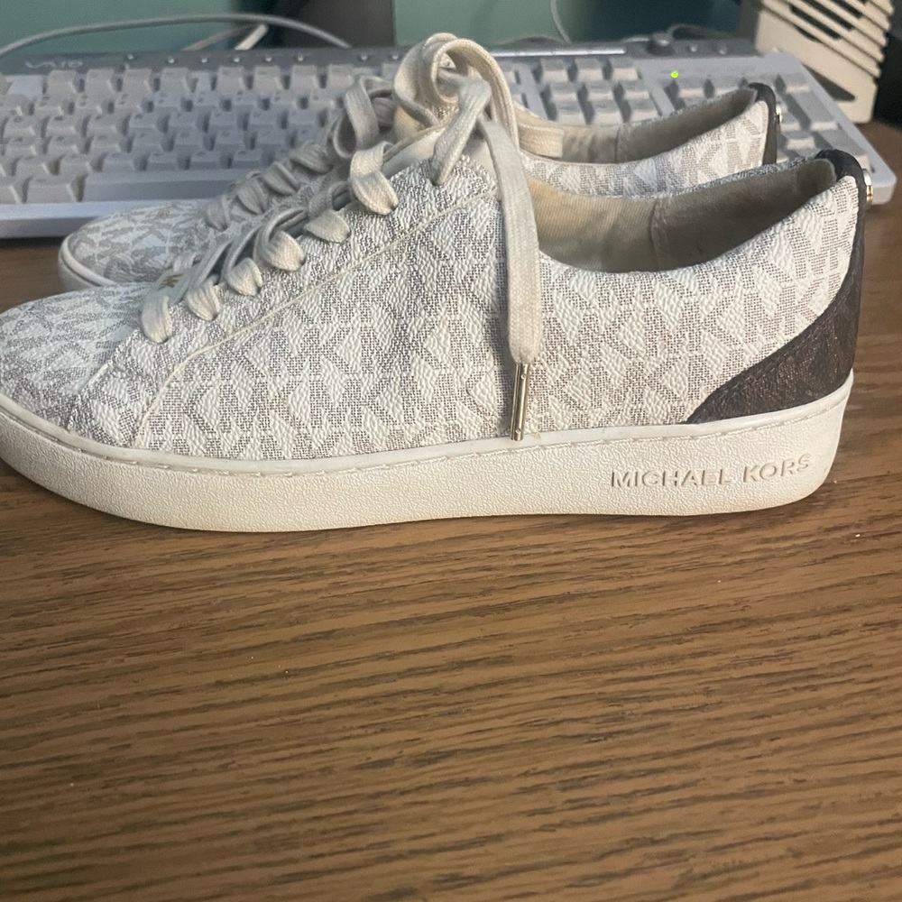 Michael Kors Gray Sneakers with Marbled Pattern - Picture 2 of 4